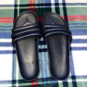 🦋Black fashionable slides!